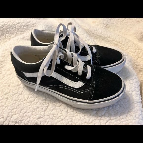 Kids suede Vans, size 3 - Picture 2 of 3